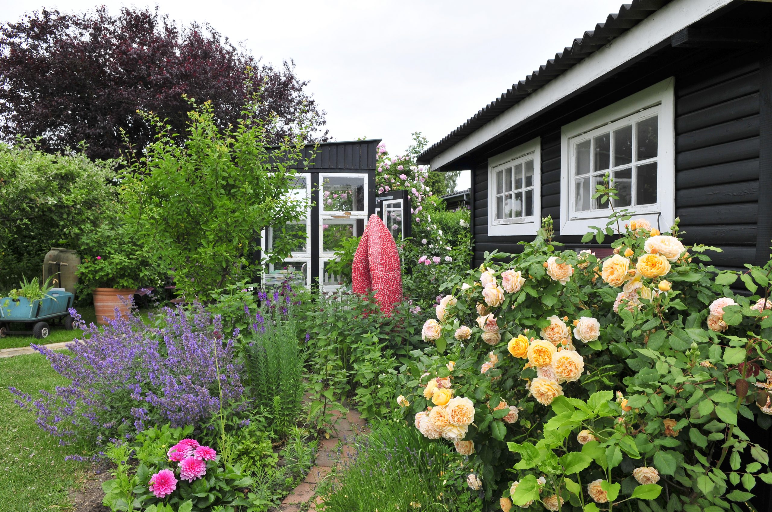 Birthes forhave med kunst